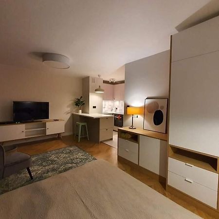 Młociny Metro Apartment 3 Warszawa Zewnętrze zdjęcie